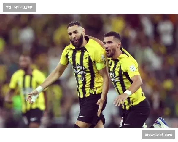 吉达联合中场控制力提升 双后腰配置平衡攻防