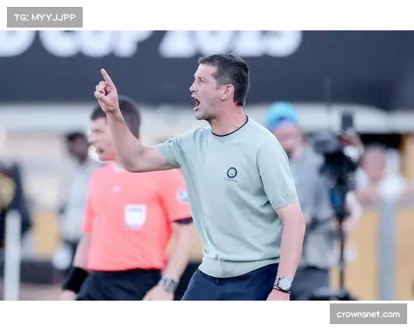 国米高位逼抢体系成型，齐沃主动哲学破解强强对话魔咒